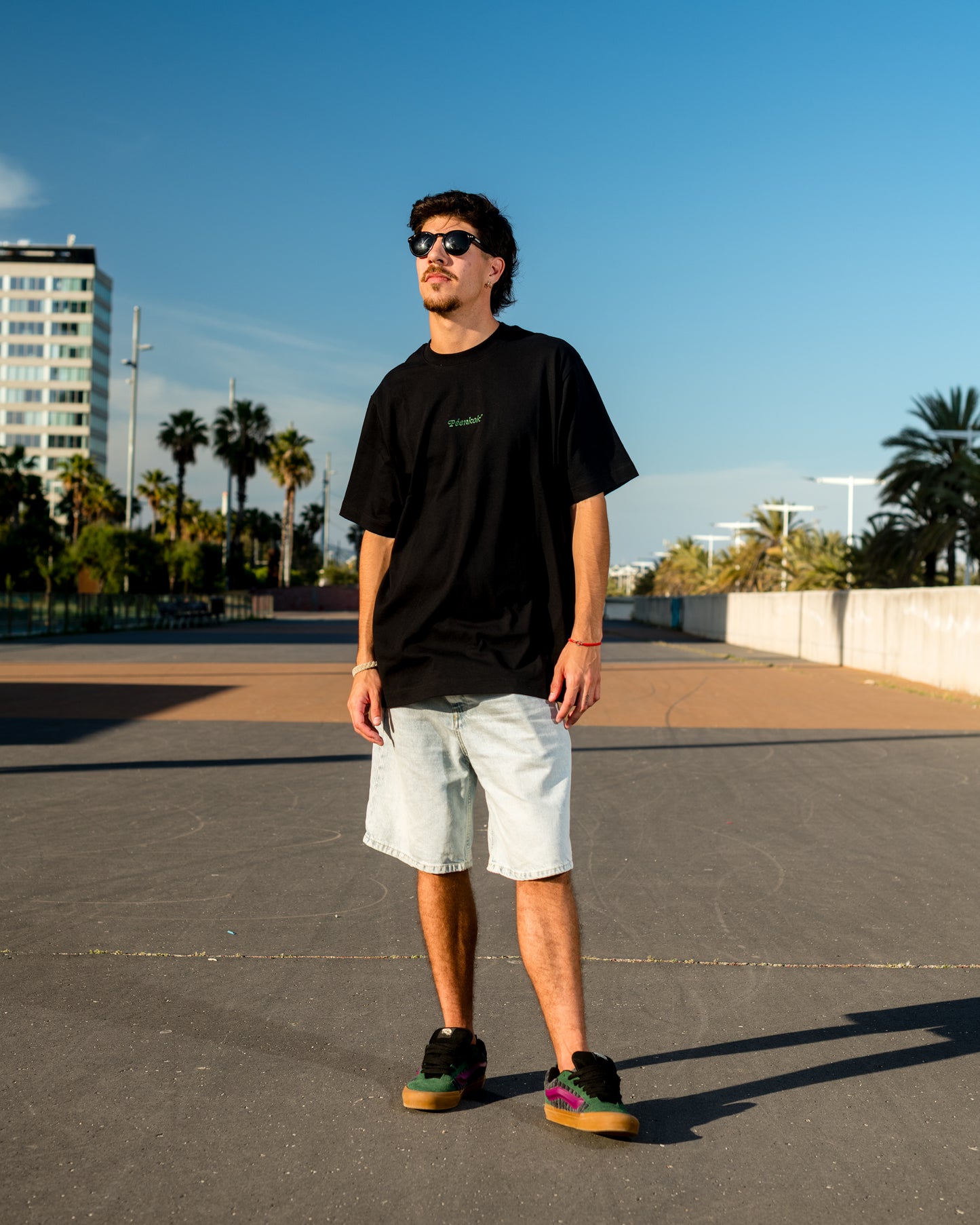 EMBROIDERED ORGANIC COTTON BLACK T-SHIRT