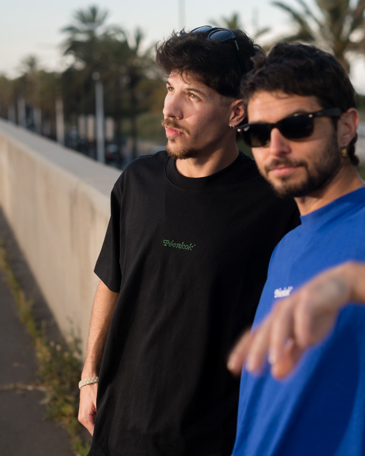 EMBROIDERED ORGANIC COTTON BLACK T-SHIRT