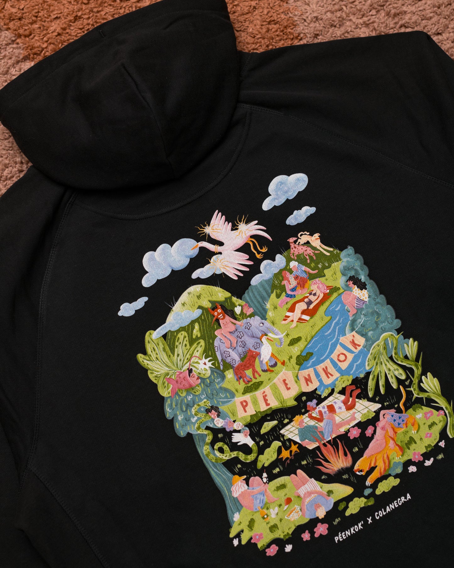 PÉENKOK' X COLANEGRA HOODIE NEGRO